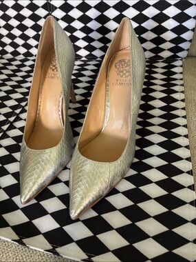 Vince Camuto Metallic Silver Snakeskin Pointed Toe Pumps